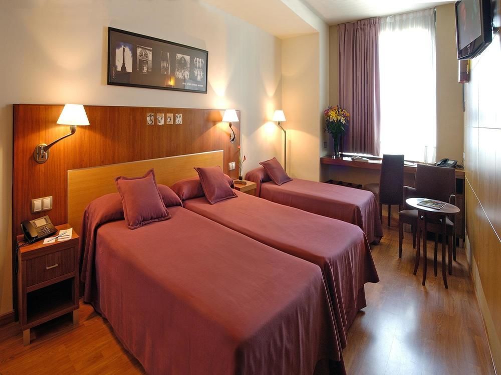Evenia Rocafort 3* Barcelona